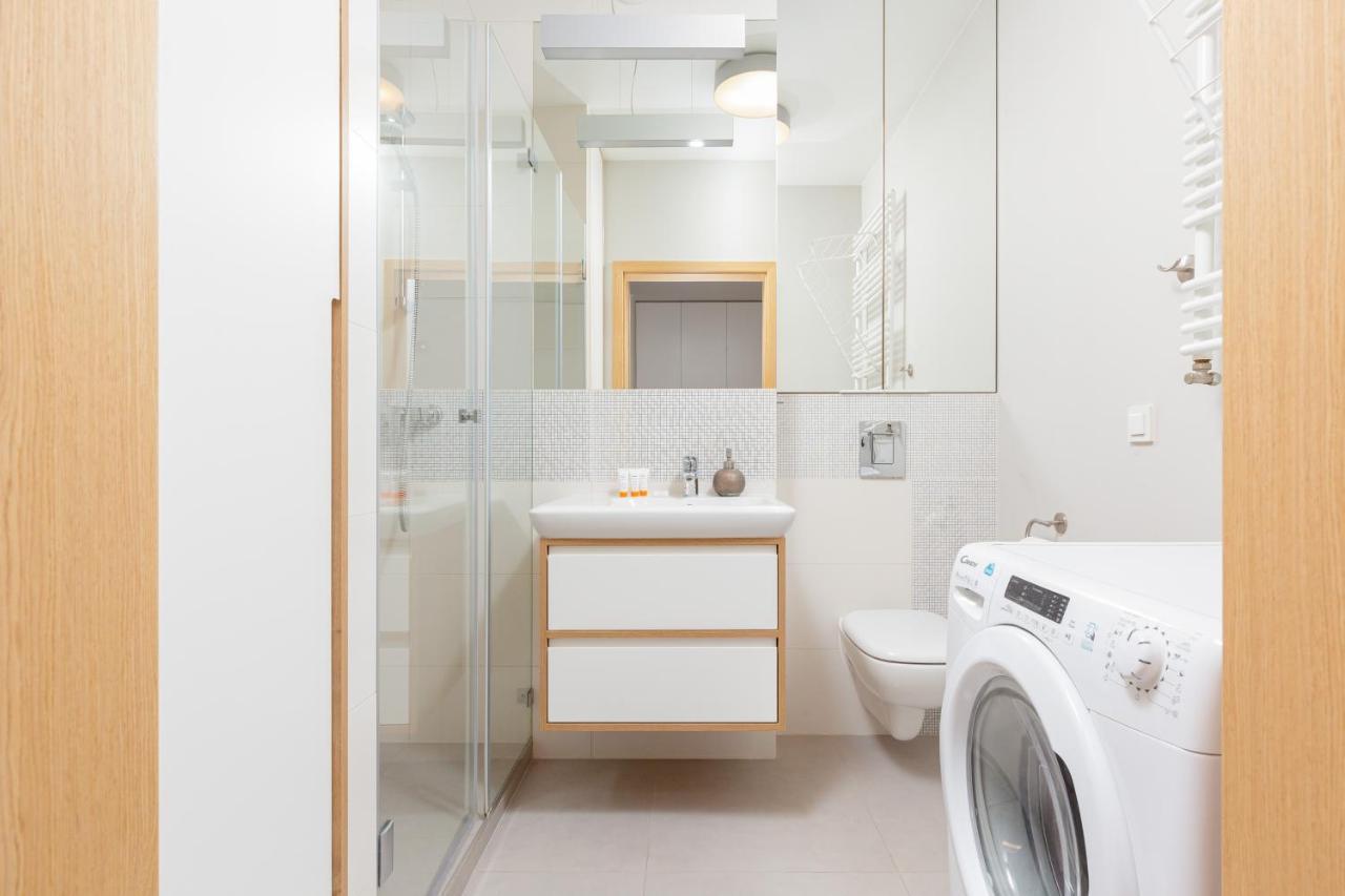 Apartment Kolorowy Goclaw By Renters Warsaw