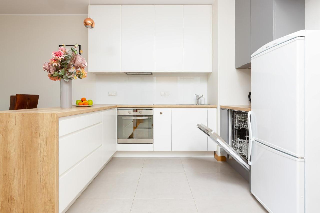 Apartment Kolorowy Goclaw By Renters Warsaw