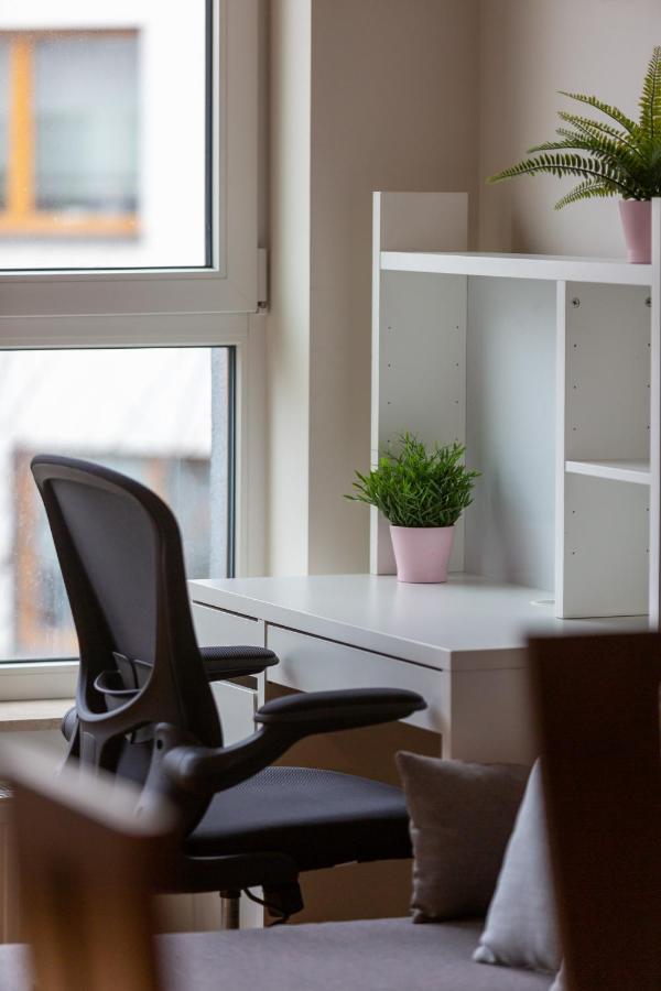 Apartment Kolorowy Goclaw By Renters